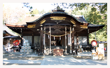 武田神社の拝殿です。