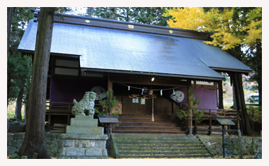 山家神社の拝殿です。